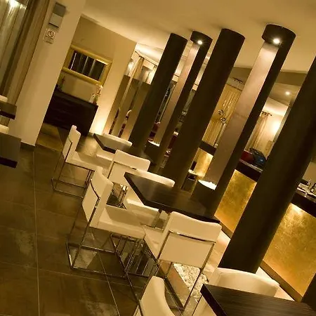 OneMhotel 
